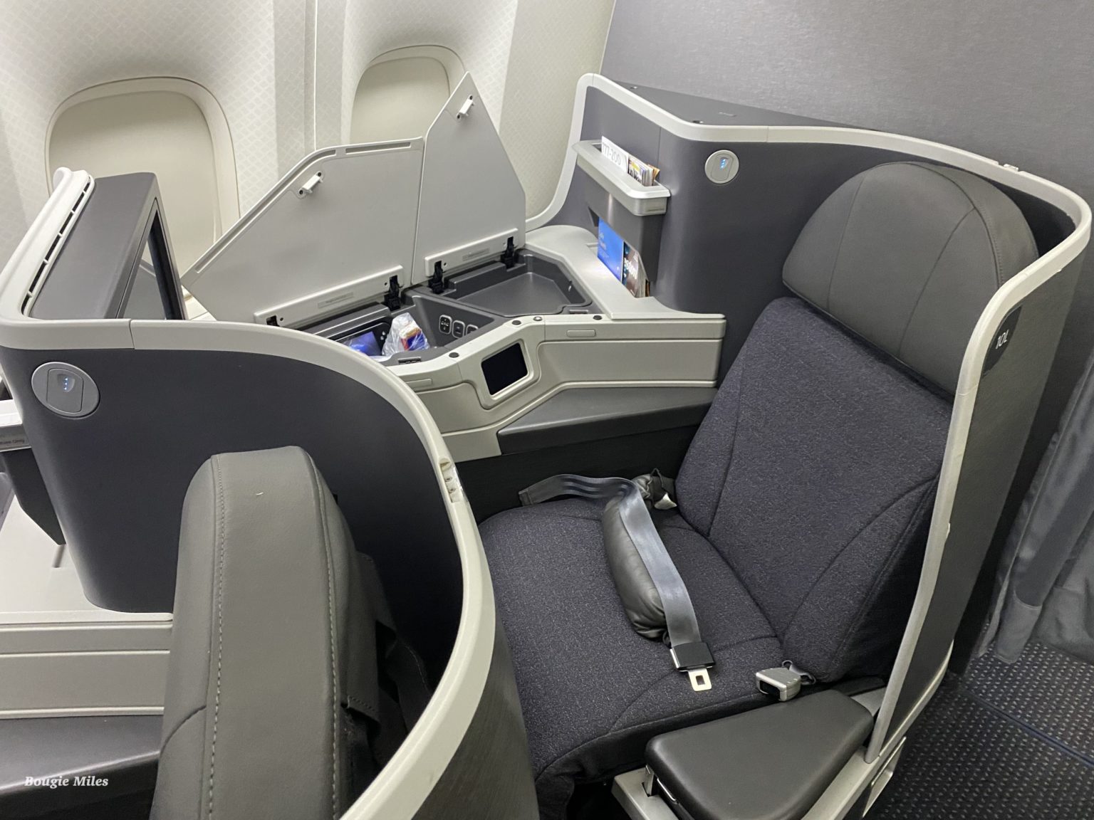 AA Business Class Review 777-200 During Covid 2021 : Bougie Miles