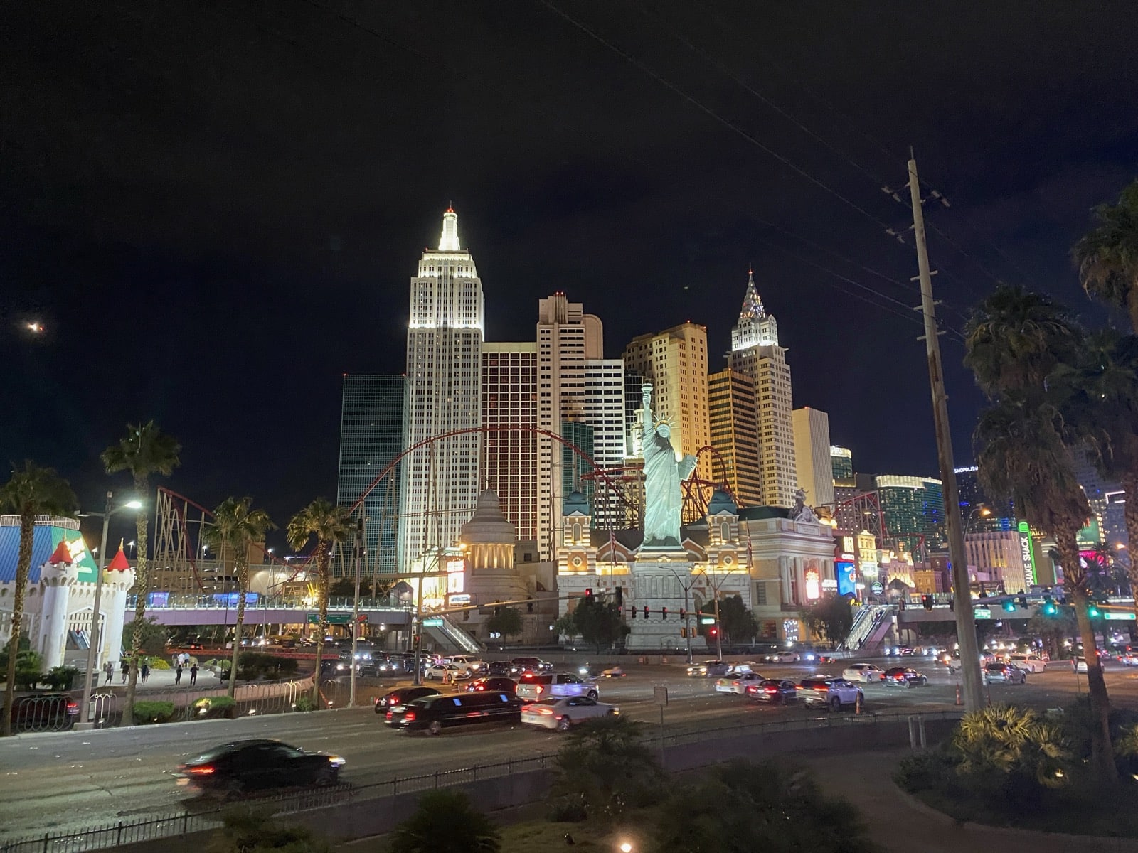 a city skyline at night